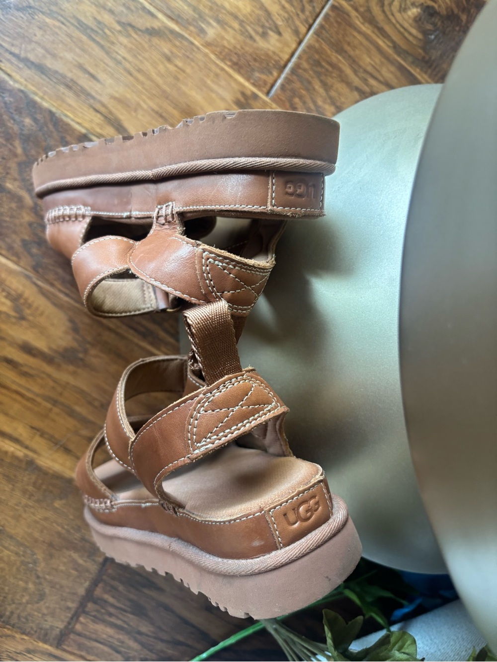 UGG Goldenstar Platform Sandal Sz 8 GUC! - Picture 6 of 11